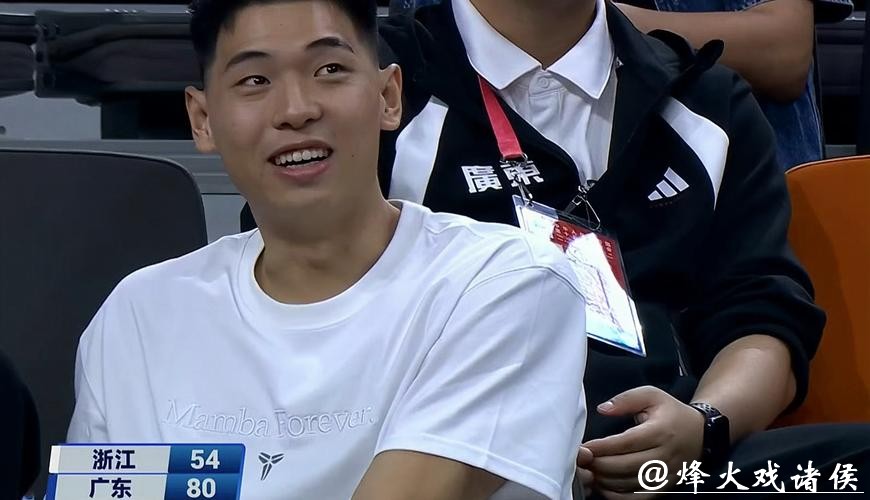 崔永熙:感谢家人、郭指导、广州队和球迷支持 崔永熙:感谢家人、郭指导、广州队和球迷支持