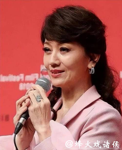 赵雅芝70岁,孙女颜值却冲上热搜!看清正脸后网友惊了:这隔代遗传绝了 赵雅芝70岁,孙女颜值却冲上热搜!看清正脸后网友惊了:这隔代遗传绝了