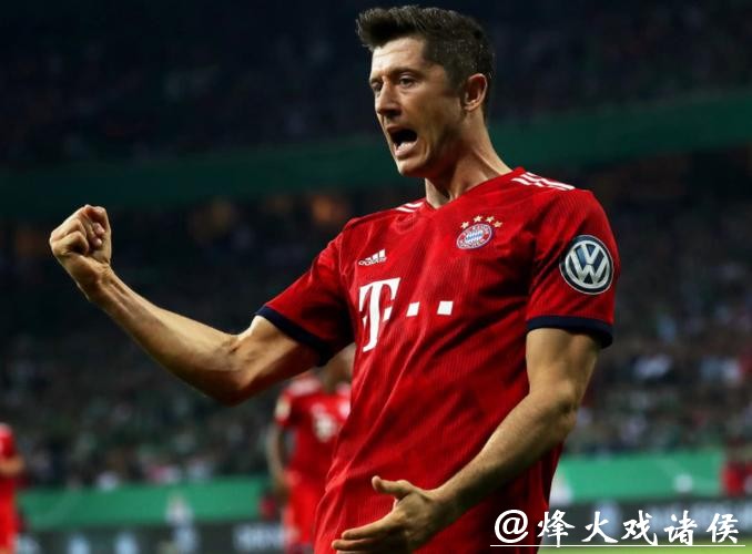 德甲官方：莱万当选本轮最佳球员 新赛季5场9球