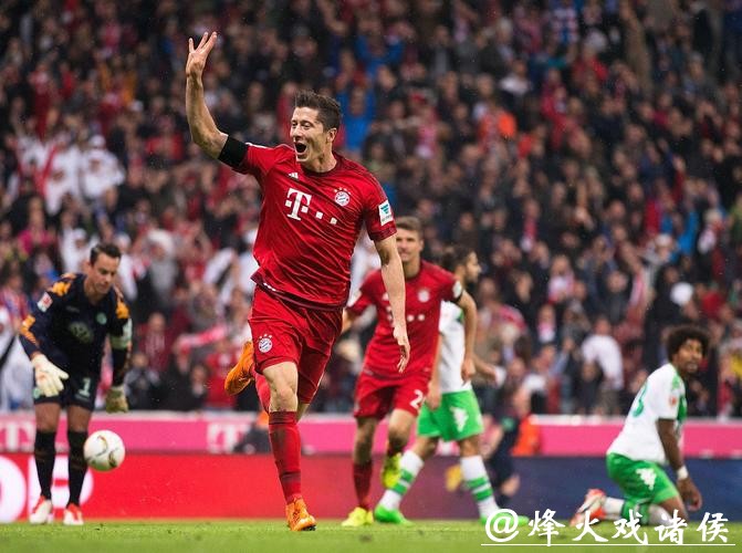 德甲官方：莱万当选本轮最佳球员 新赛季5场9球